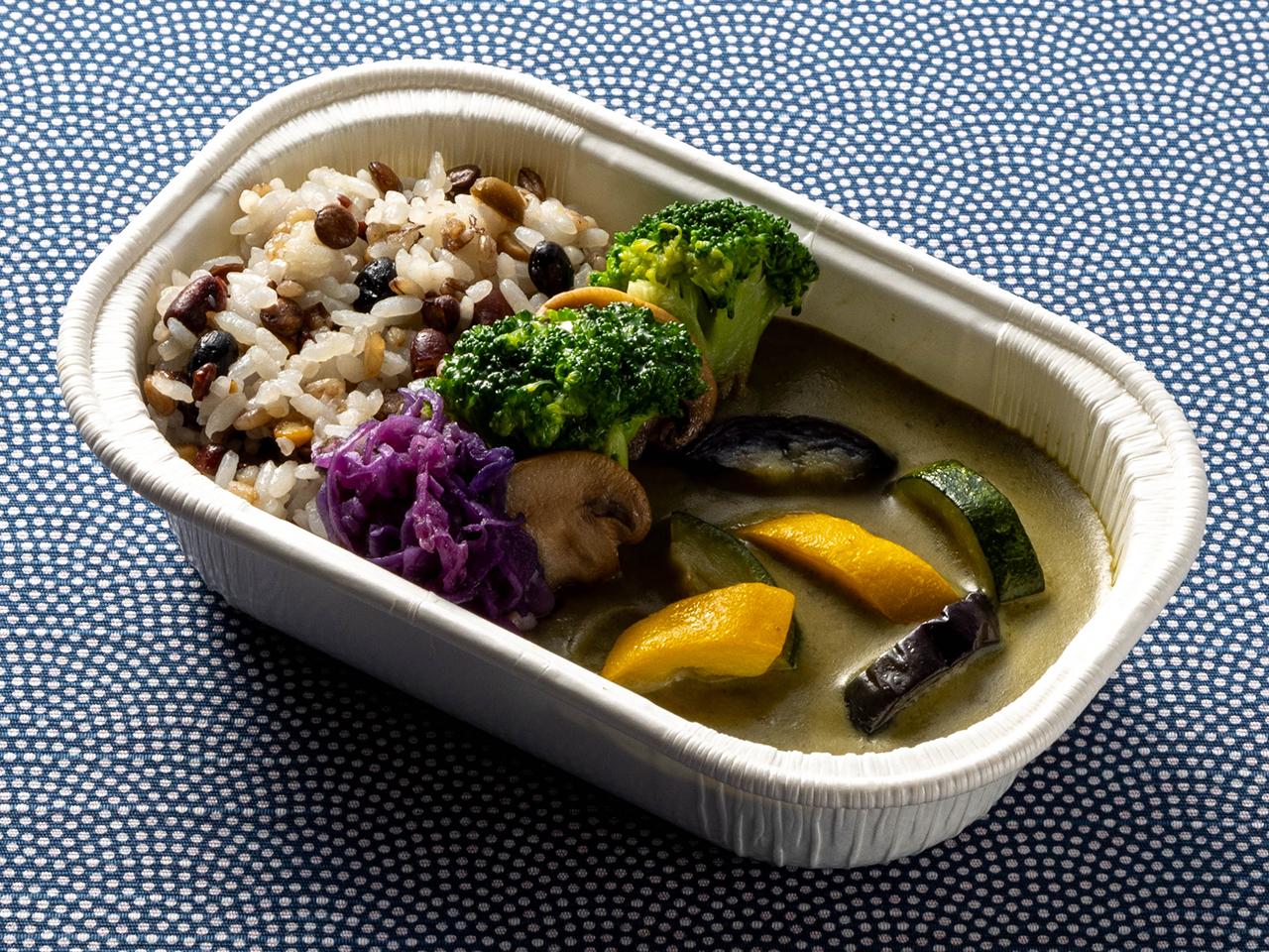 Photograph of in-flight meal Green Curry (Vegan)