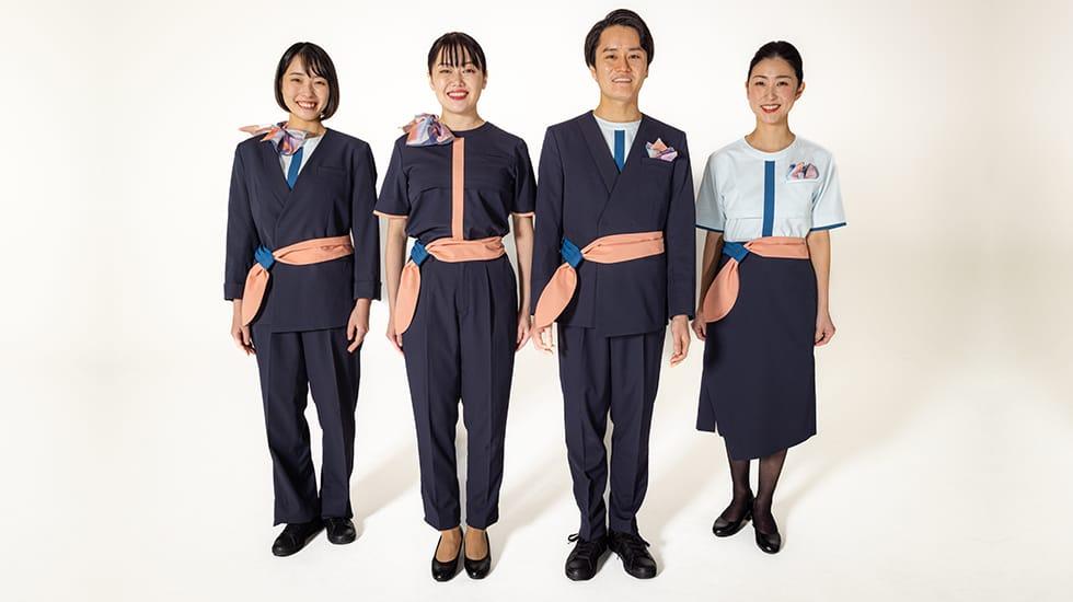 Group photograph of cabin attendants wearing the new AirJapan uniform