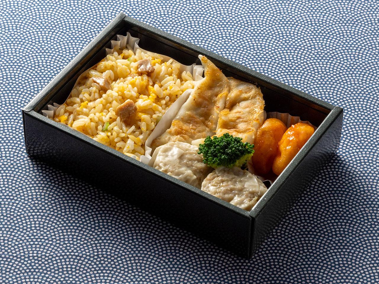"นี่คือรูปภาพอาหารบนเครื่อง มาจิจูกะเซ็ต"